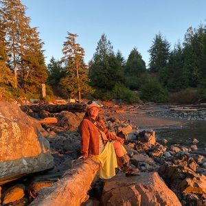 Meet your Posher, Holly